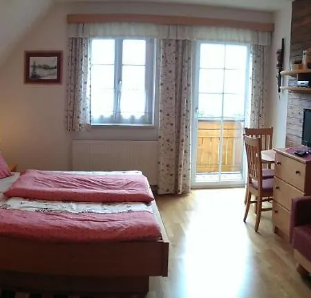 Biobauernhof Hoellerbauer 팜스테이