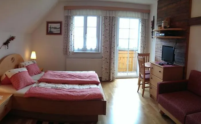 Biobauernhof Hoellerbauer Farm stay