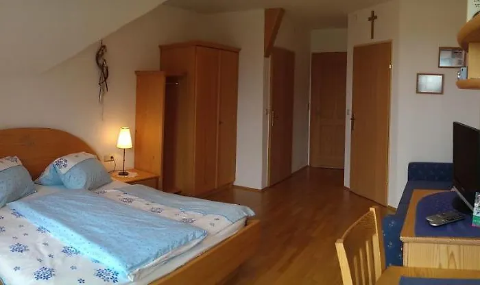 Biobauernhof Hoellerbauer Monichwald